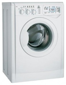 fotoğraf çamaşır makinesi Indesit WISL 85 X, gözden geçirmek